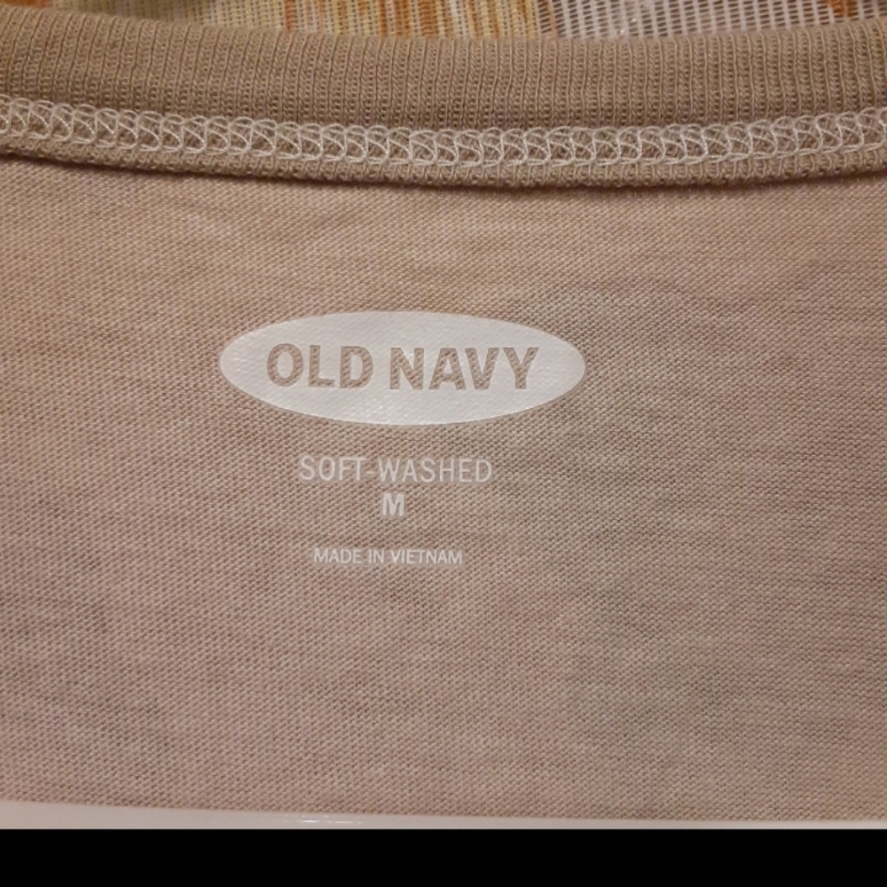 Old navy women tank top.  Size medium NWT - Picture 5 of 6